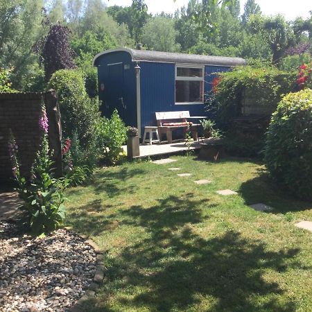 De Akker, Unieke Overnachting In Pipowagens! Ommeren Exterior foto